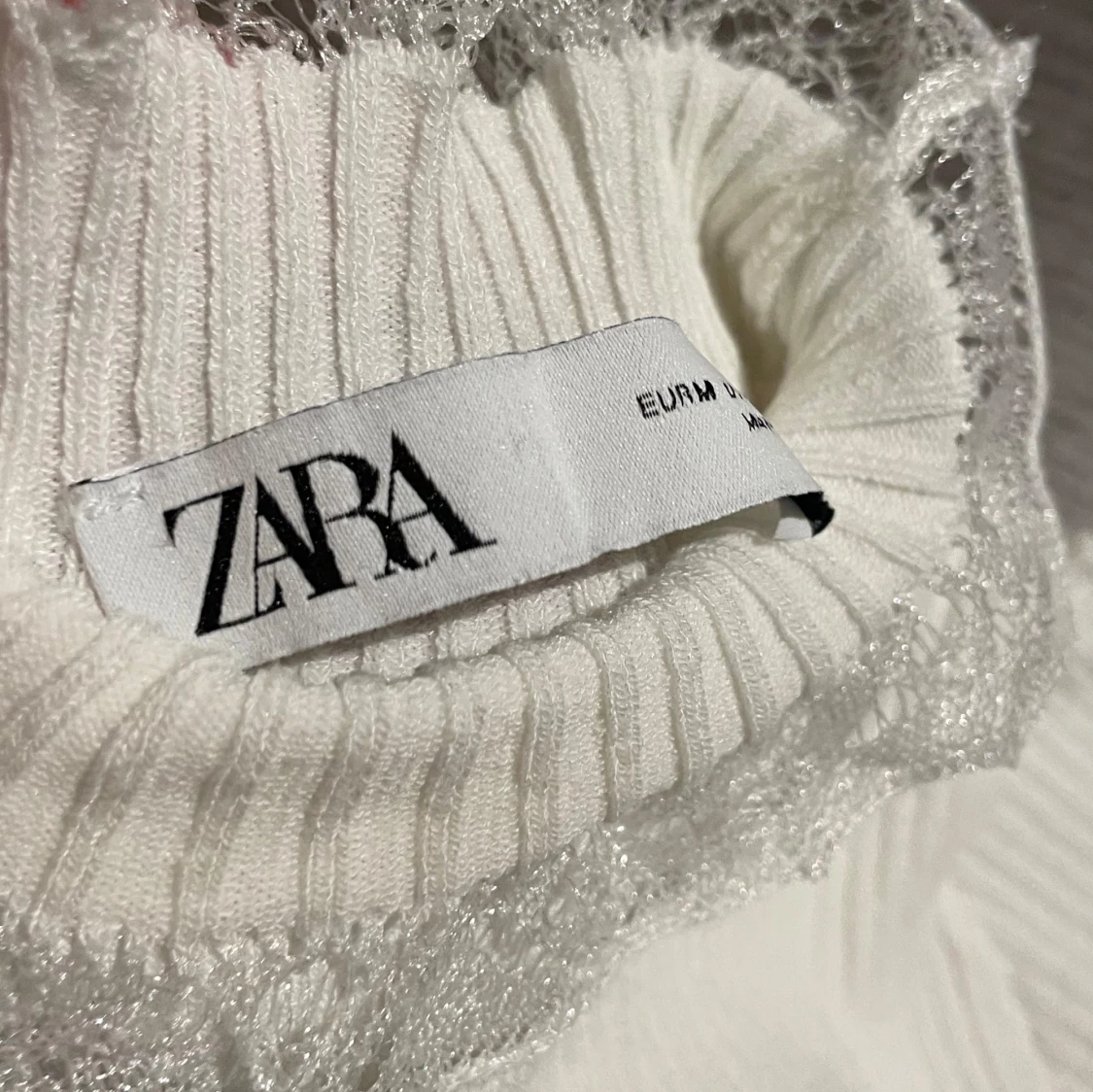 Vit ribbad topp från Zara - 92