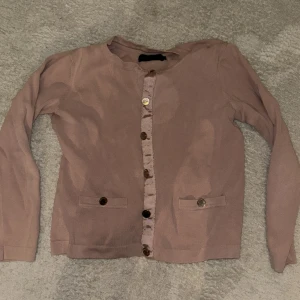 Kofta - Söt rosa kofta🩷