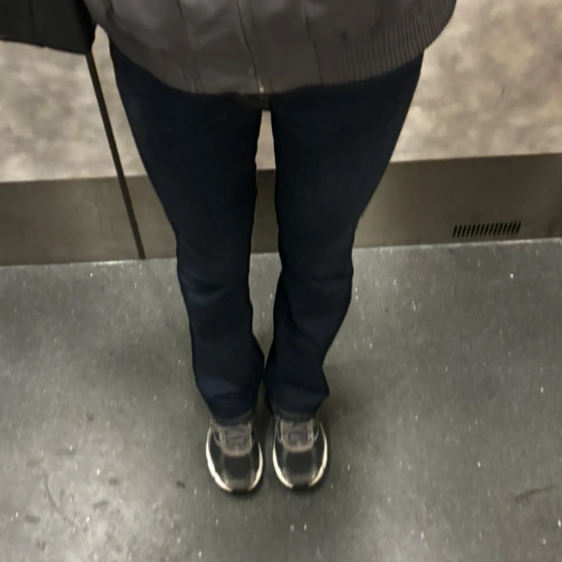 Mörkblå Levis jeans