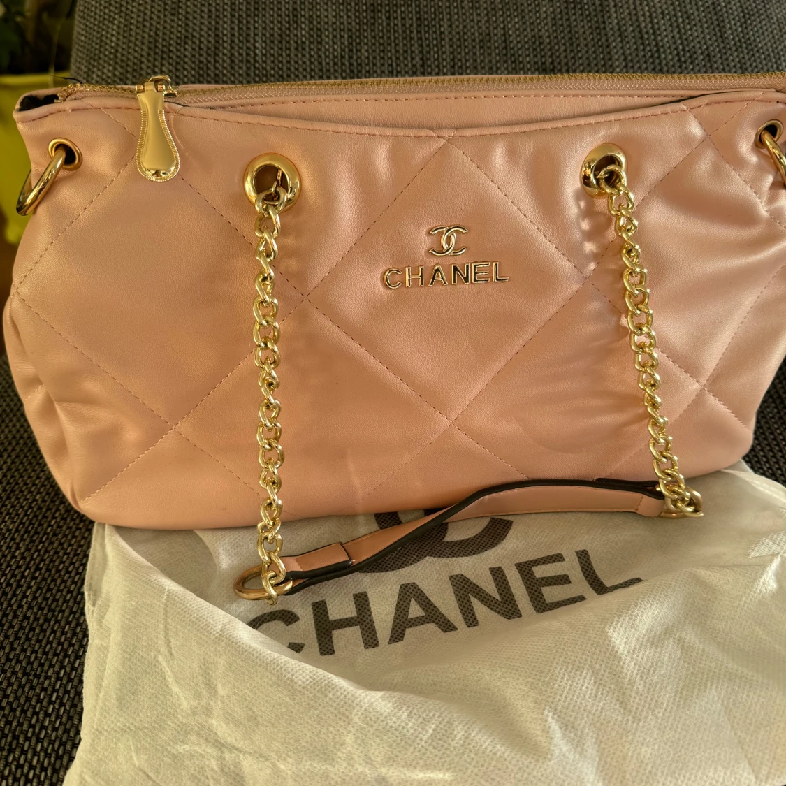 Rosa väska med mycket bra skick.