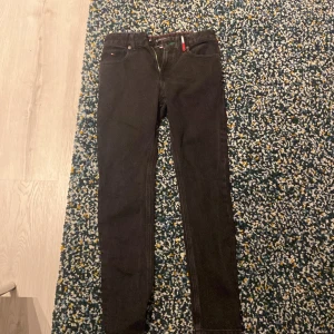 Tommy hilfiger jeans - Tommy hilfige jeans som är i Bra skick.