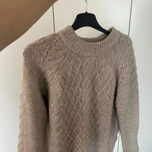 Stickad tröja från lager 157💗 - I fint skick, nypris 200 kr🩷