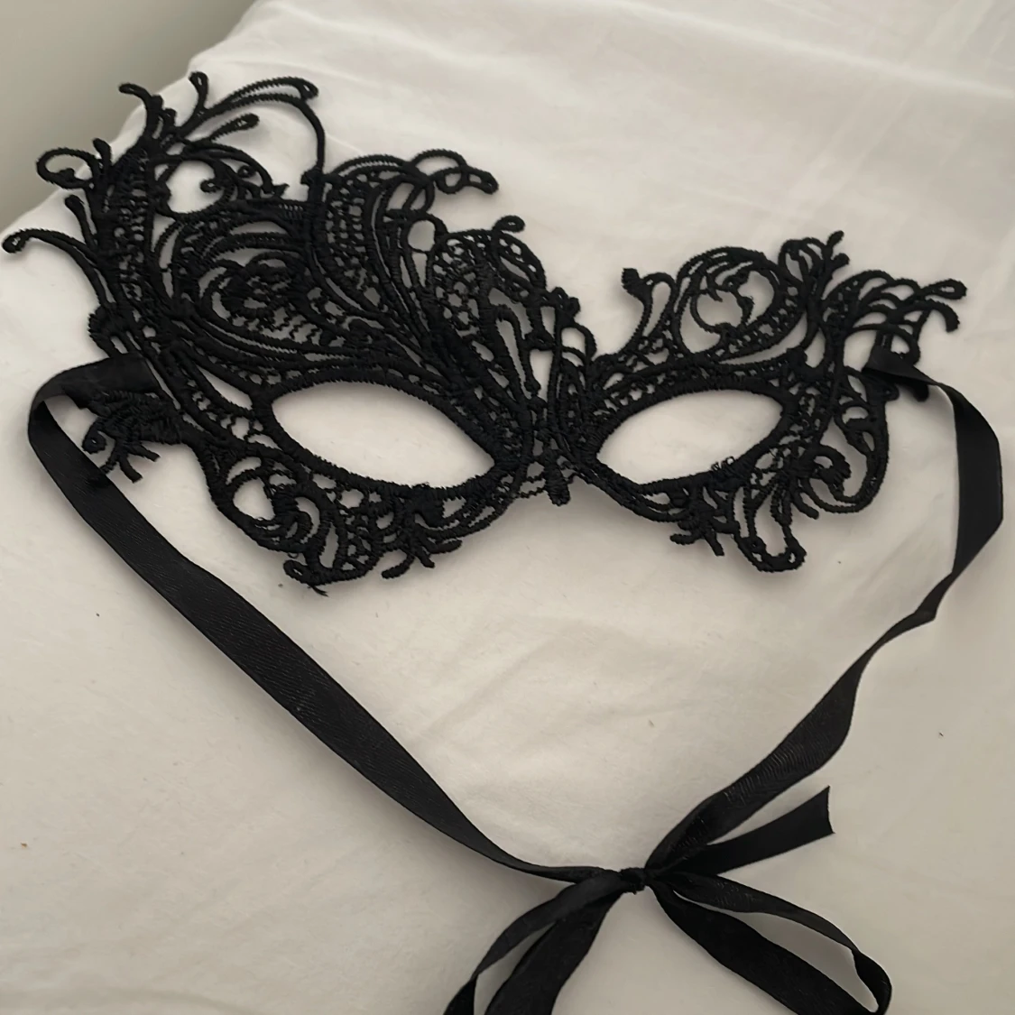 Svart spetsmask - 92