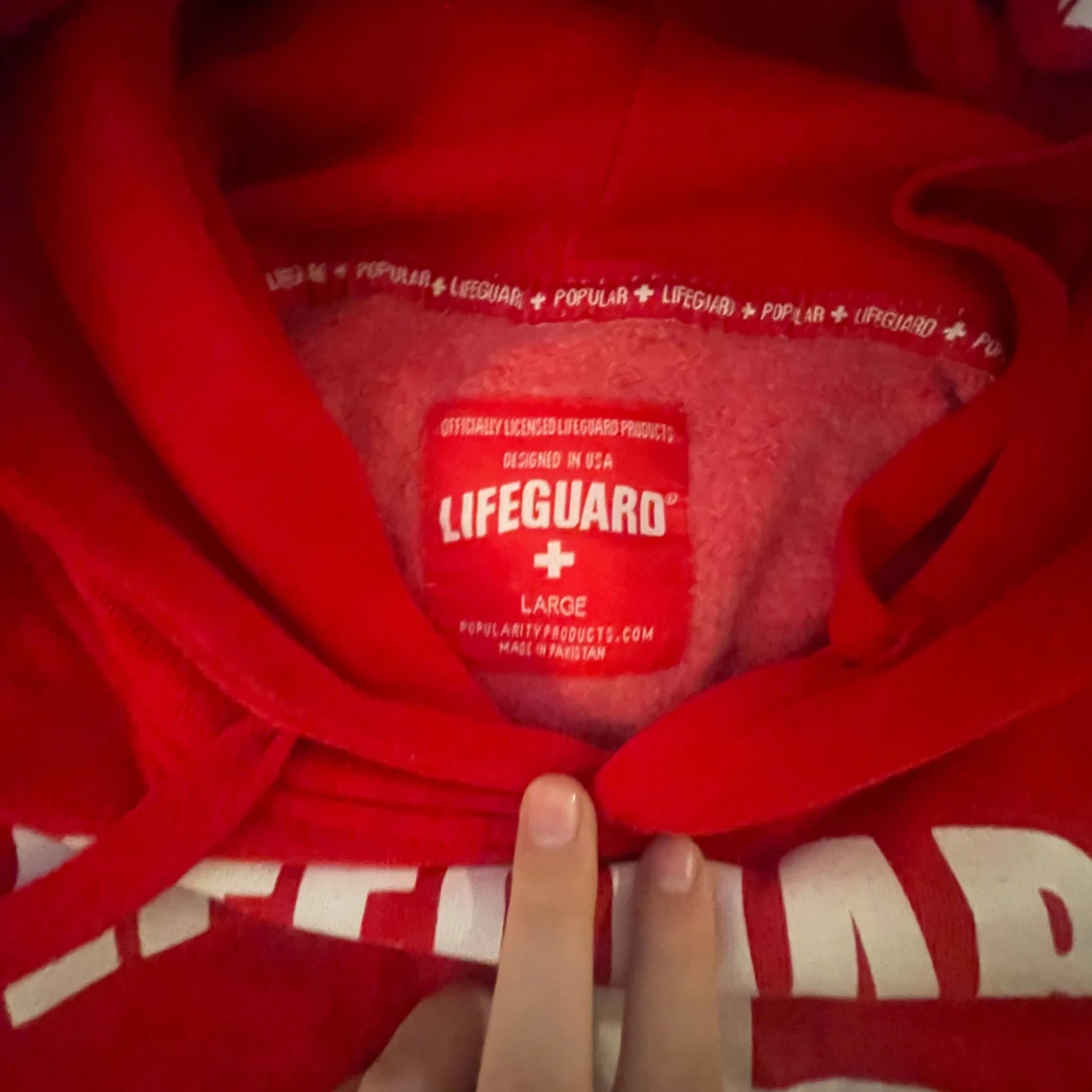 Röd hoodie från Lifeguard - 90