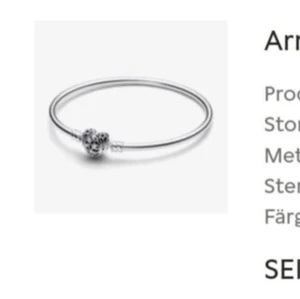 Pandora länk - säljer denna silvriga pandora länk då min syster ville ha en annan. jätte fin hjärtdetalj på. skriv för fler bilder🩷