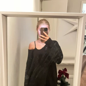 Stickad tröja  - En stickad tröja från lager 157 som knappt är använd.