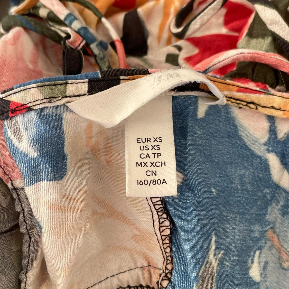 Blommig klänning - 92