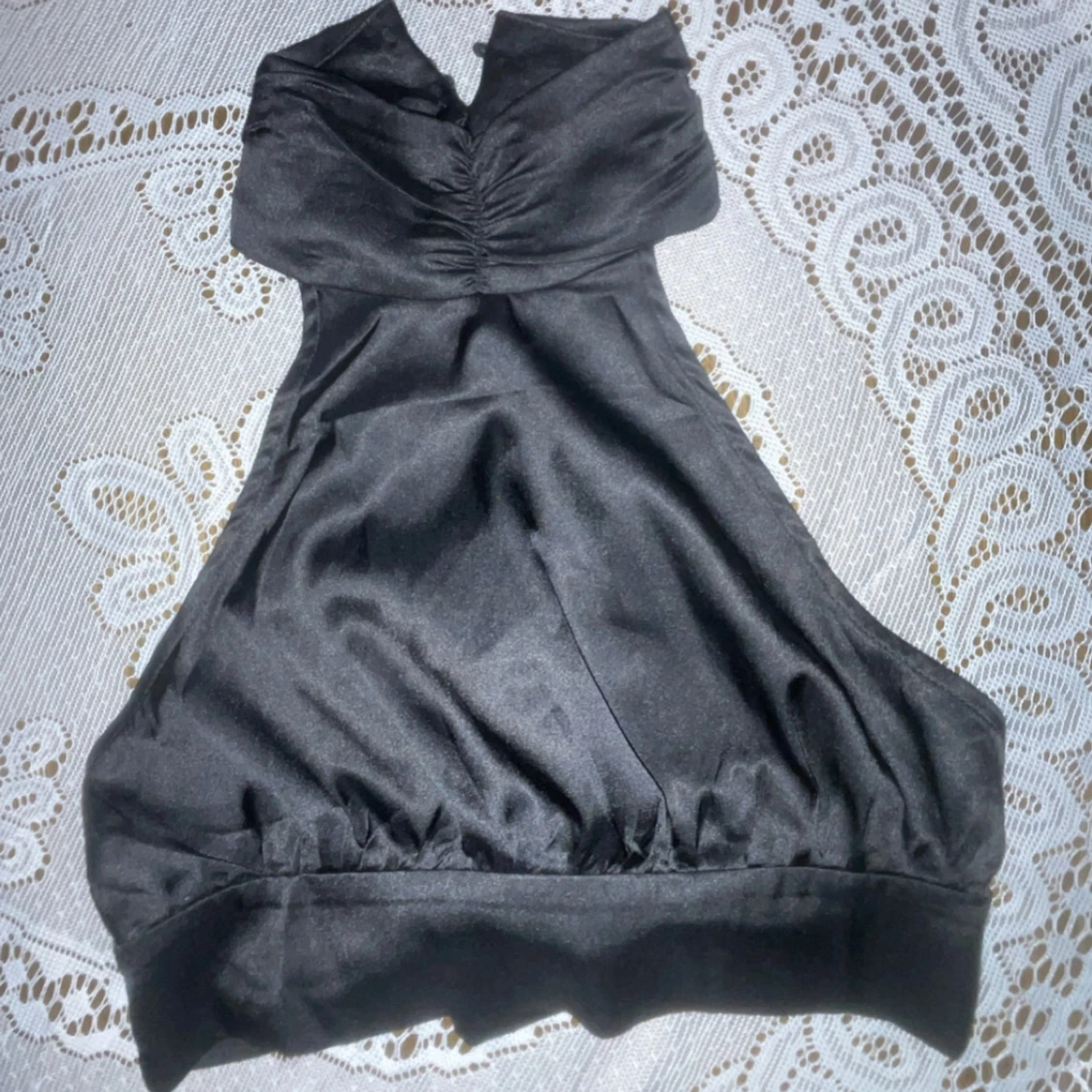 Svart axelbandslös topp - 90