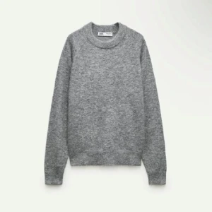 Grå stickad alpaca tröja  - Så fin grå stickad tröja från Zara i bra skick! 