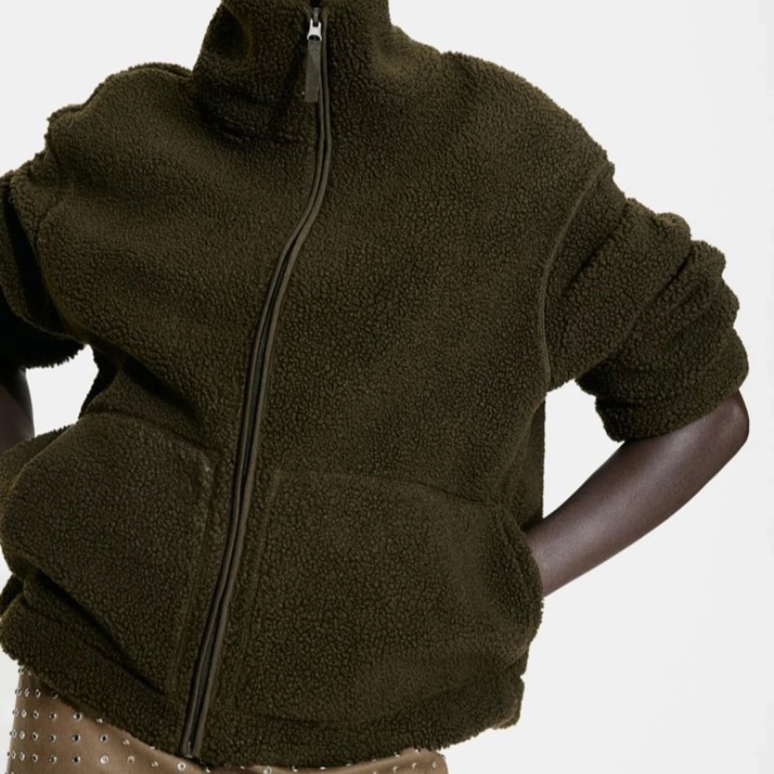 Ny mörk khakigrön teddyjacka från H&M - 90