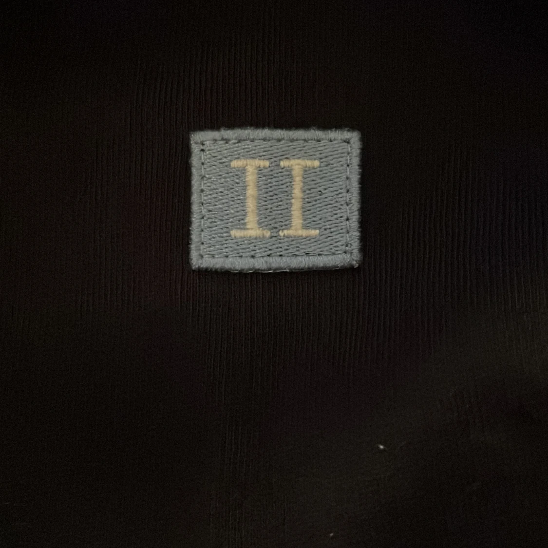 Svart hoodie från Les Deux - 90