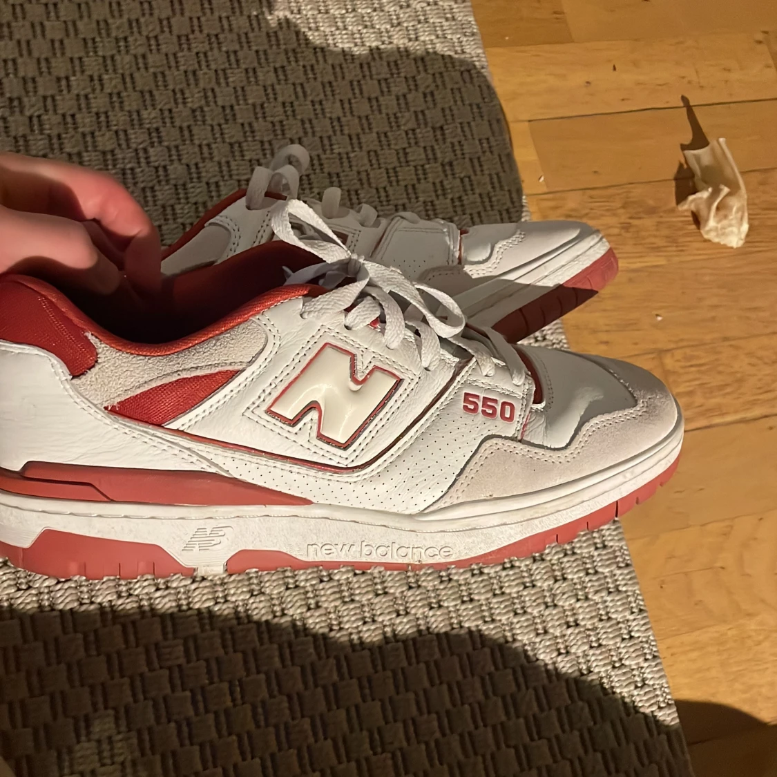 New Balance 550 sneakers i vitt och rött - 91