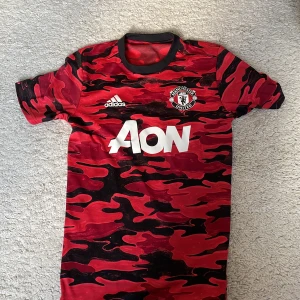 Fotbollströja - Knappt använd, Manchester United tränings tröja.
