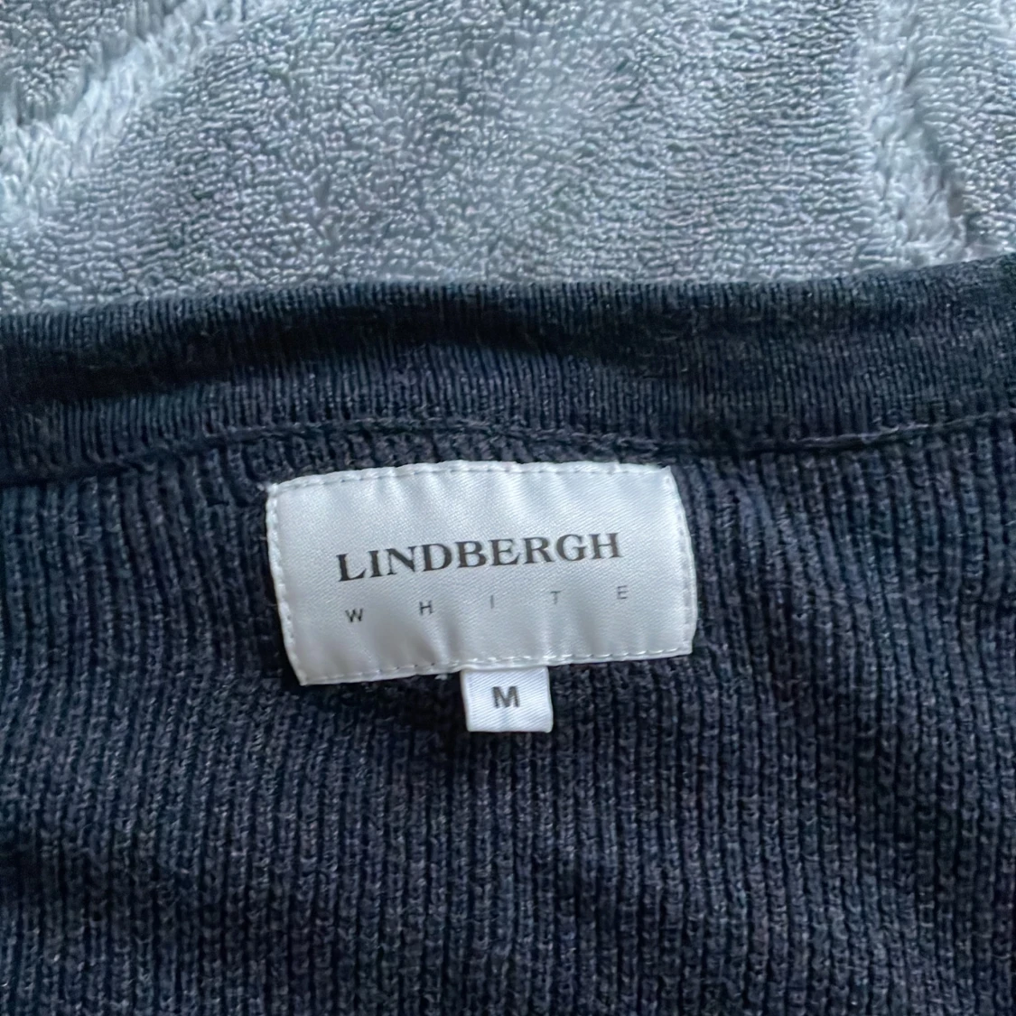 Mörkblå/Marinblå kofta från Lindbergh - 90