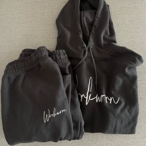 Mjukisset - Säljer detta otroliga mjukisset i storlek M, från lager157s herravdelning så det är perfekt oversized! Knappt använt så i gott skick 💕