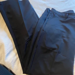 Svarta bikbok kostymbyxor  - Knappt använda väldigt fint skick