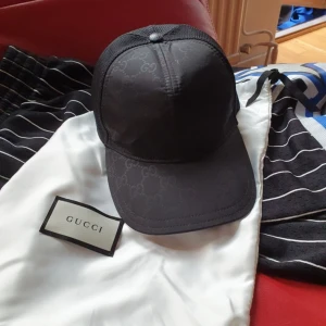 Gucci keps svart - Säljer min gucci keps! Påse tillkommer, priset kan diskuteras!