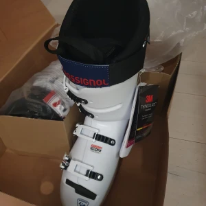 alpine ski boots - new  rossignol