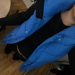 Väst - Nyskick! Aldrig använd väst från bikbok. 