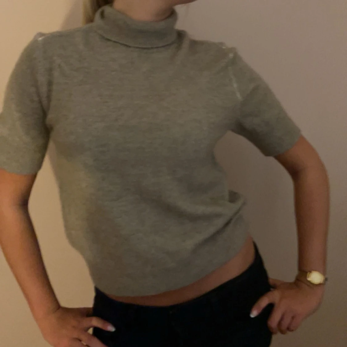 Grå polotröja i ull