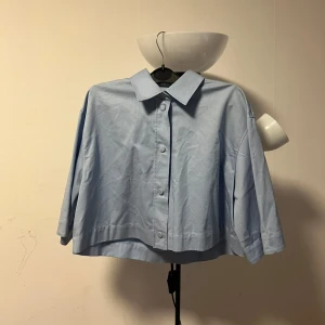 Helt ny blus från Zara - Helt ny blus från Zara! Otroligt fin men får ingen användning av den