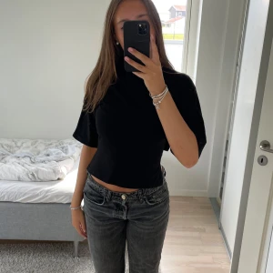 Nelly topp - Säljer denna populära Nelly T-shirten då jag aldrig använder den!!