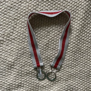 Coolt skärp  - Fint skärp att ha i midjan❤️säljs i befintligt skick 