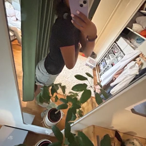 tajt tröja  - Superrr!! Älskar denna men tyvärr gör tight för min smak!!! Pris kan diskuteras!!  