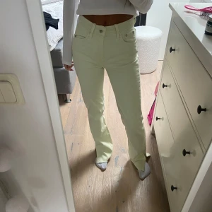 Zara jeans - Så fina jeans som aldrig kommit till använding