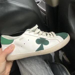 Gallerist - Säljer mina gallerist som är använda 2 gånger, säljer de för 999. Strlk 43. Fråga om mer bilder 