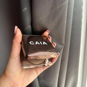 CAIA glow bronzer - Färgen gold coast Endast testad  Köpt för 395kr