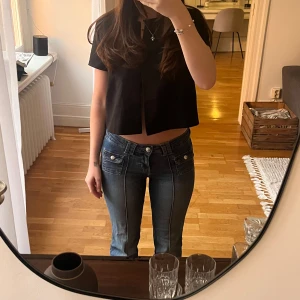 Jeans💕 - Superfina jeans ifrån H&M! Inga defekter och enbart använda en gång💕 perfekt längd på mig som är 165cm💞