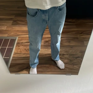 Baggy Jeans - Ljusblåa baggy jeans inge defekter