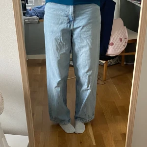 Baggy jeans - Jätte fina baggy jeans, har tecken på användning, därav priset 🎀