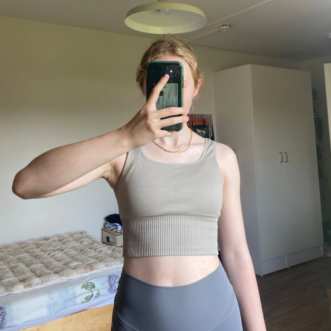 Beige träningstopp kortärmad 