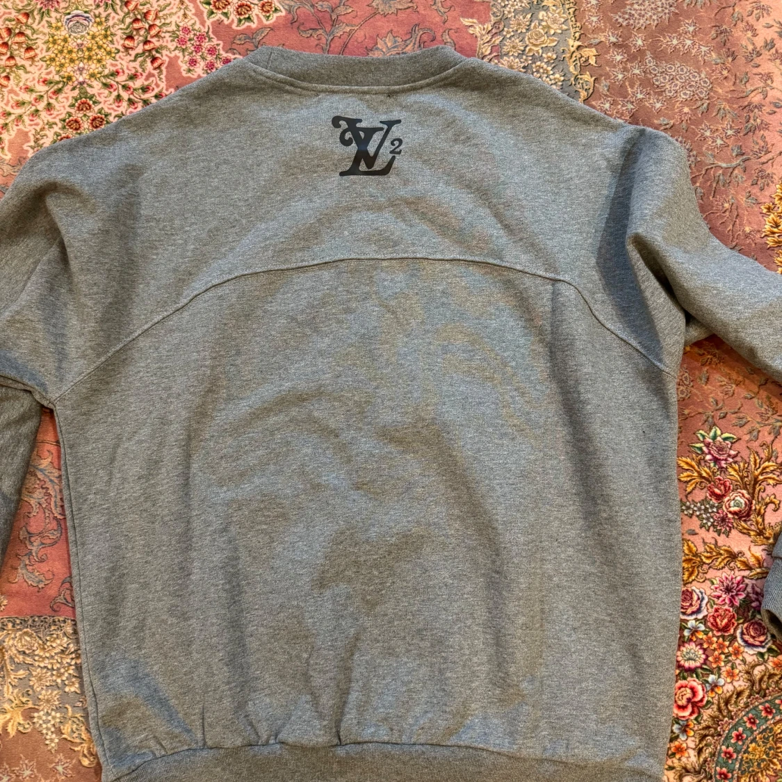 Grå sweatshirt från Louis Vuitton - 90