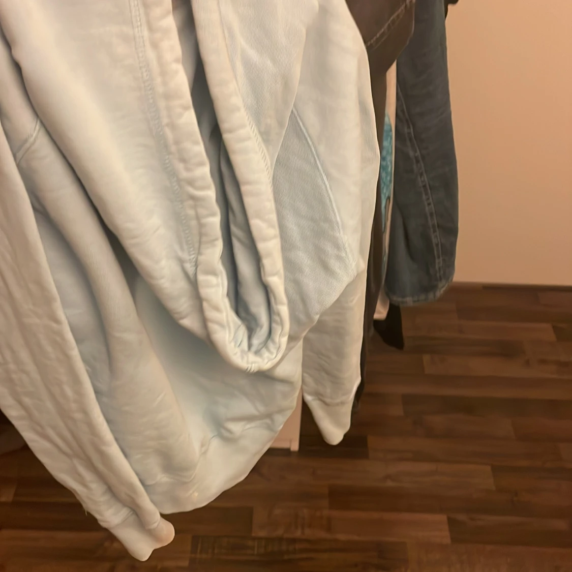 Ljusblå hoodie från Swedemount - 90