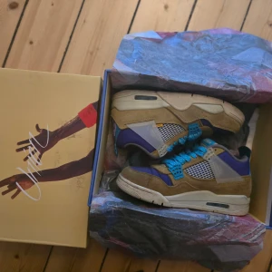 Air Jordan 4 Retro SP Desert Moss - Size 42 / 8.5. Used. 