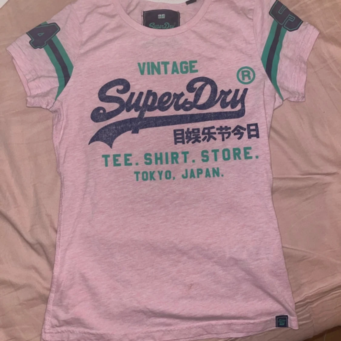 Rosa t-shirt från SuperDry