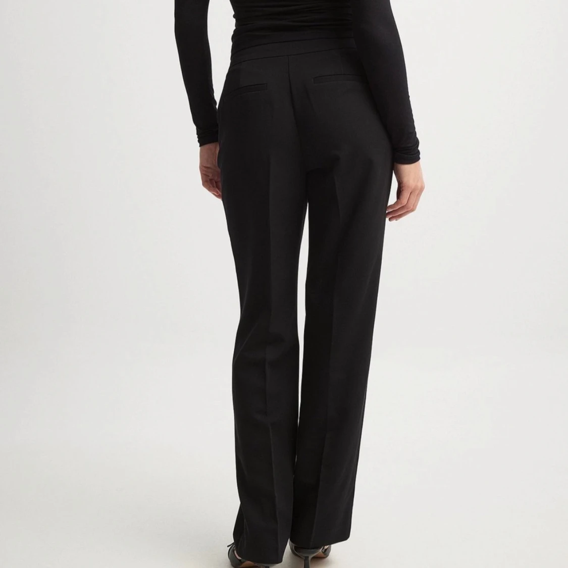 Svarta kostymbyxor - 1