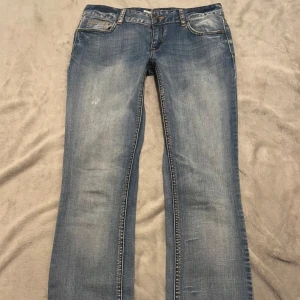 Vintage jeans  - Säljer dom här svin snygga jeansen!! Skriv om ni har fler frågor😊