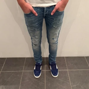 Dondup Jeans George  - Storlek 31! Modellen är destroyed!