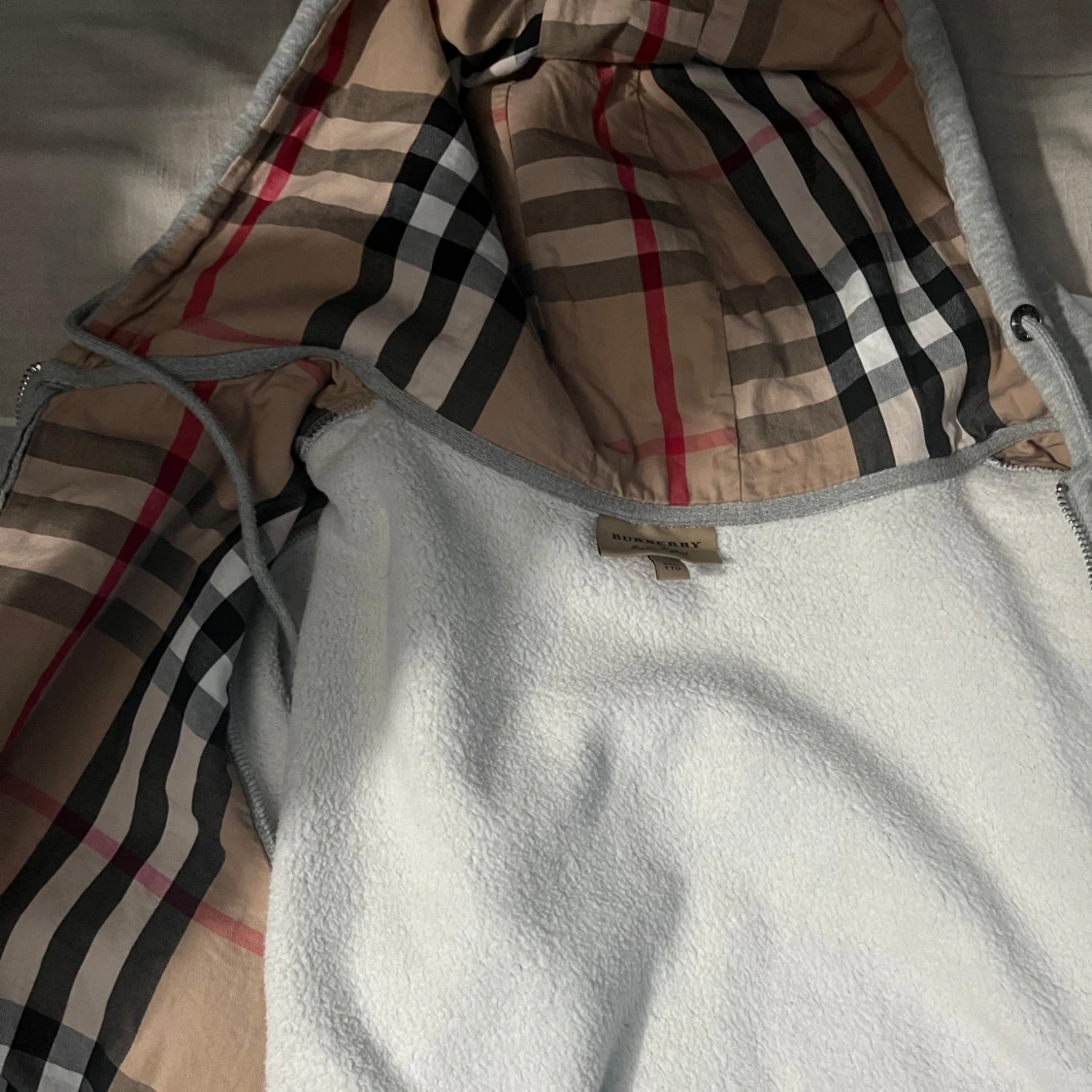 Grå hoodie från Burberry - 93