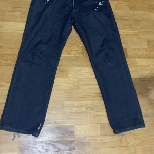 Batistini sport  - Säljer ett par mörkblå jeans bra skick finns ingen skador den är så för att den är modell.