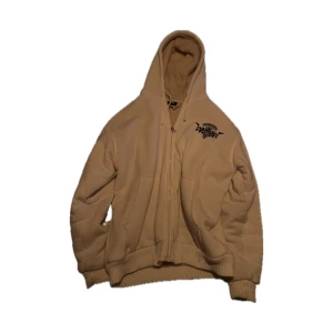 Fur zip hoodie - Skitsnygg zip up hoodie som jag ej använder, för mysig att ha på sig och den har en inneficka 😱Kom dm för mått, frågor eller fler bilder🤞🤞