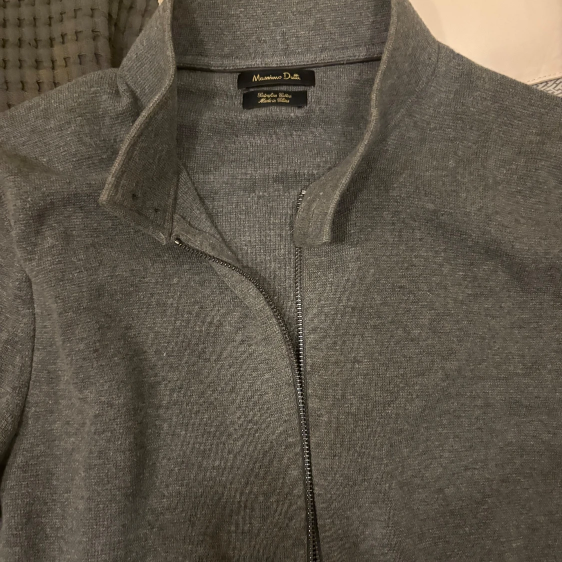Grå ziptröja från Massimo Dutti - 91