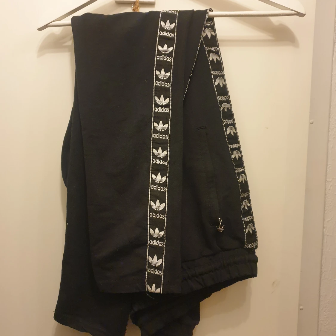 Svart tracksuit från Adidas - 91