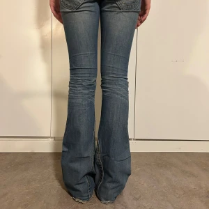True religion bootcut - Snygga lågmidjade bootcut jeans från true religion. Köpte secondhand och jag har använt de fåtal gånger 