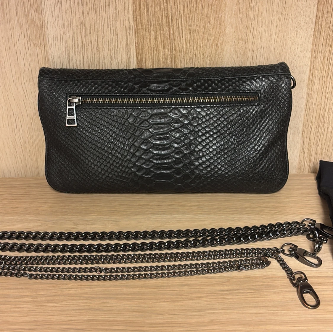 Svart kuvertväska från Zadig & Voltaire - 1