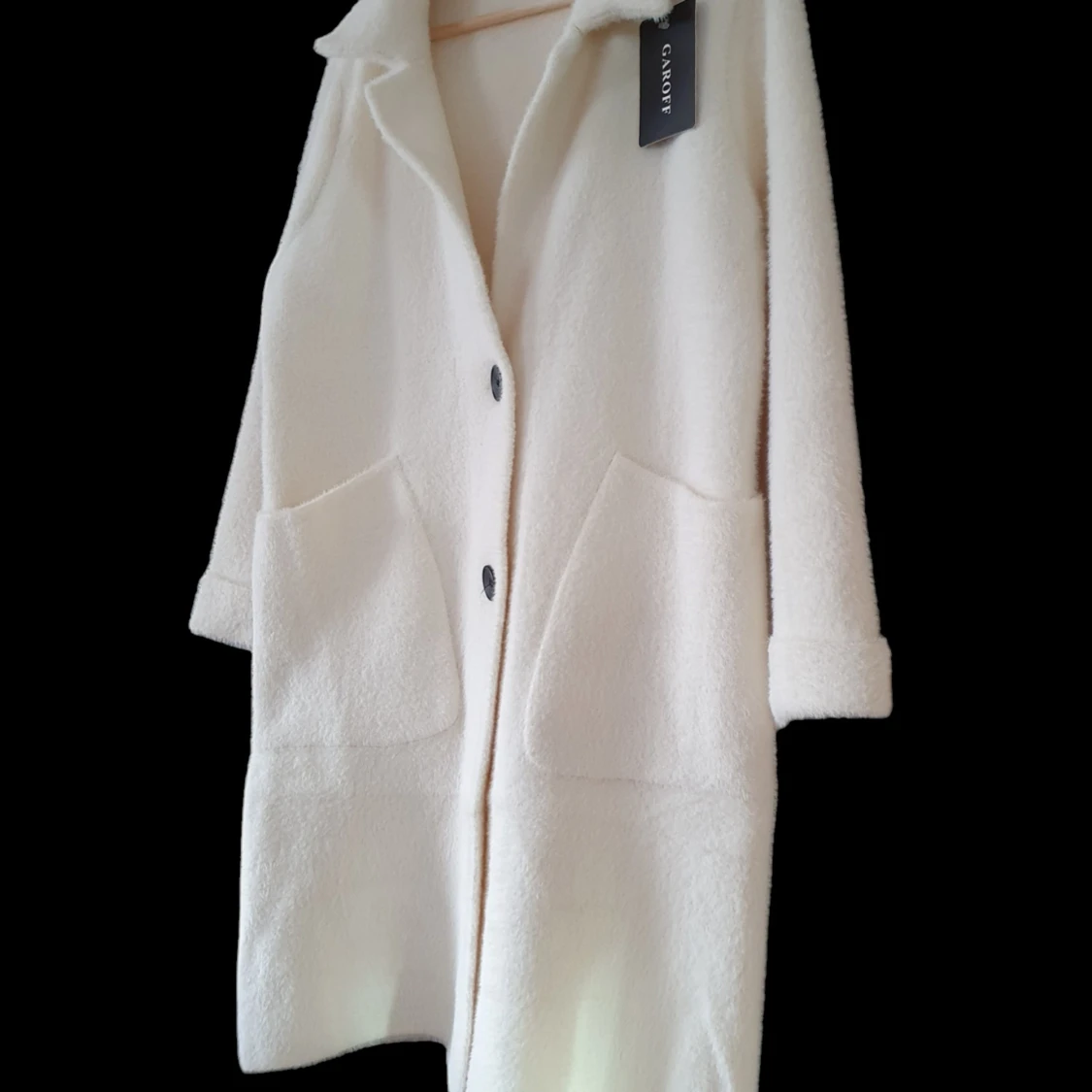 Härligt varm och snygg jacka/kappa i Off-white. Helt ny. One size. Garoff. - 92